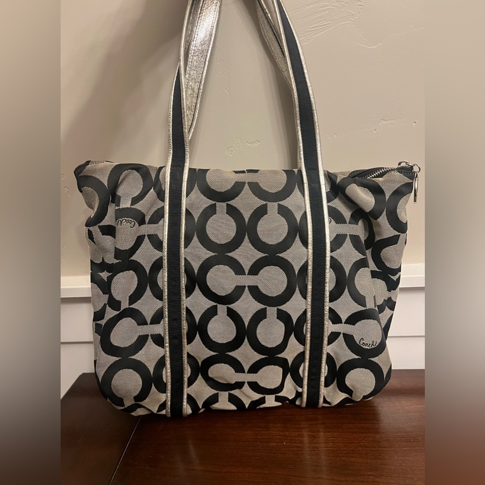 Coach Poppy Shoulder Bag - Picture 3 of 7